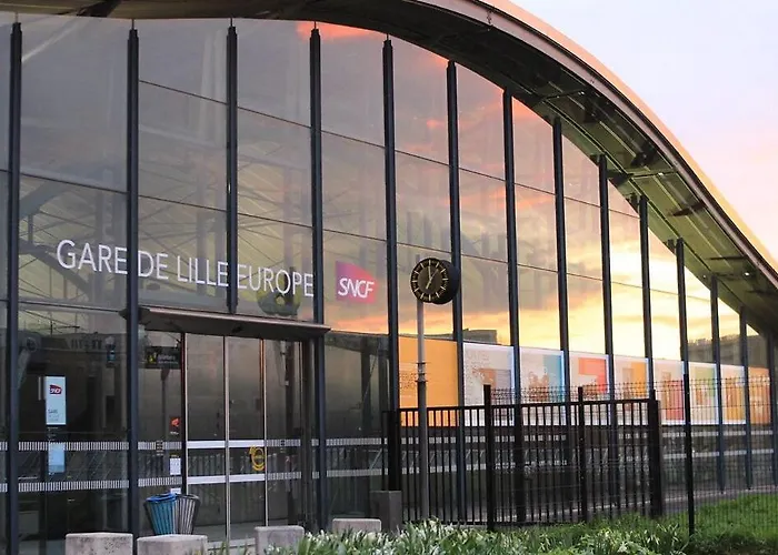 Daire Vieux-lille Equipped With Parking *