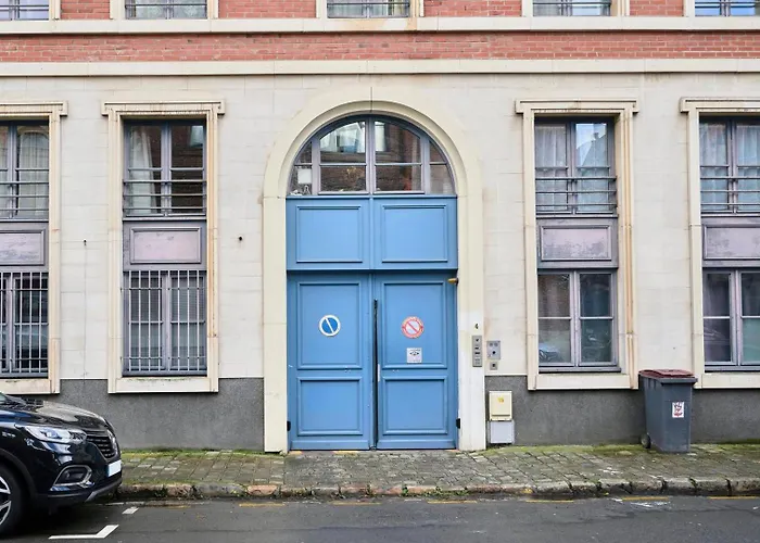 Daire Vieux-lille Equipped With Parking Lille